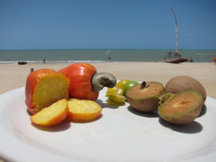 Praia_Cumbuco_frutas