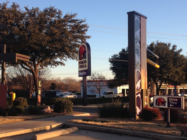 Taco_Bell_outside2