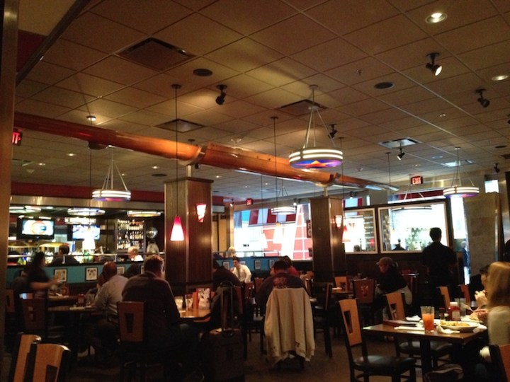 TGI_Fridays_inside2